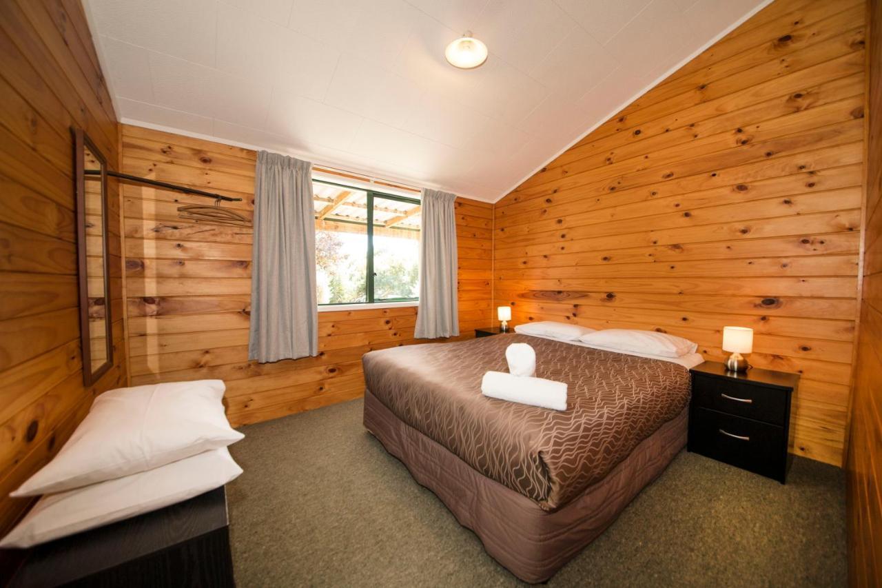 The Clive Hideaway Motel Exterior photo